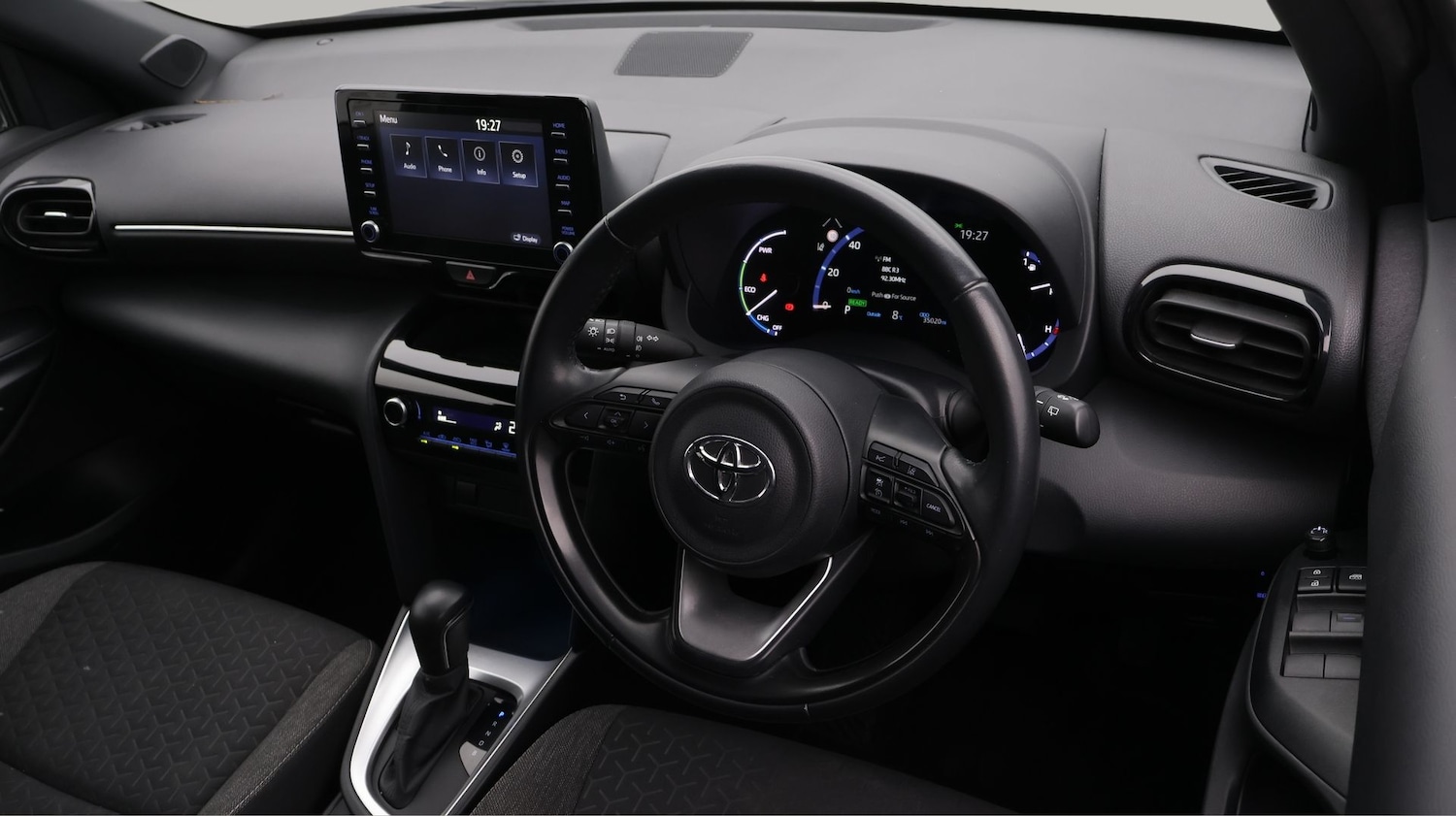 Used Toyota Yaris Cross 2023 for sale - 77618754: Photo 9