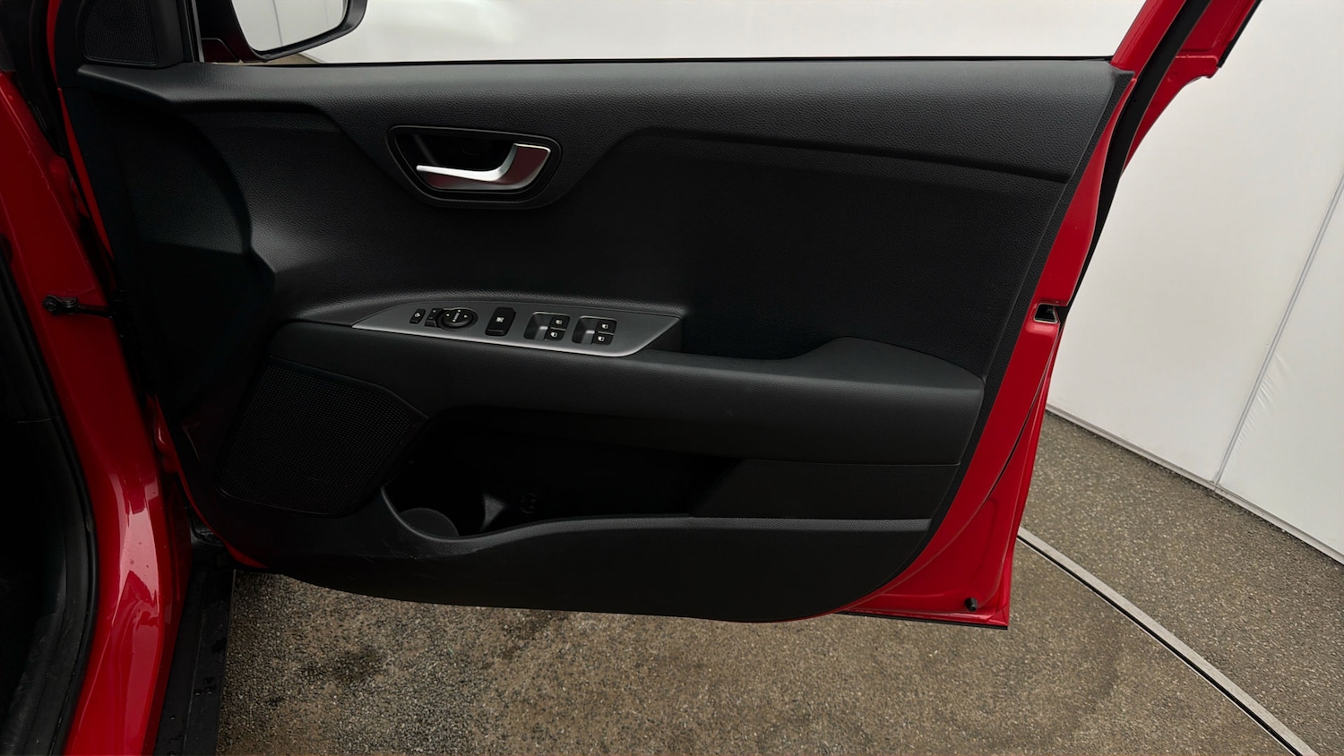 Used Kia Stonic 2025 for sale - 78053404: Photo 14