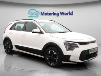 2022 (72) - 150kW 2 65kWh 5dr Auto