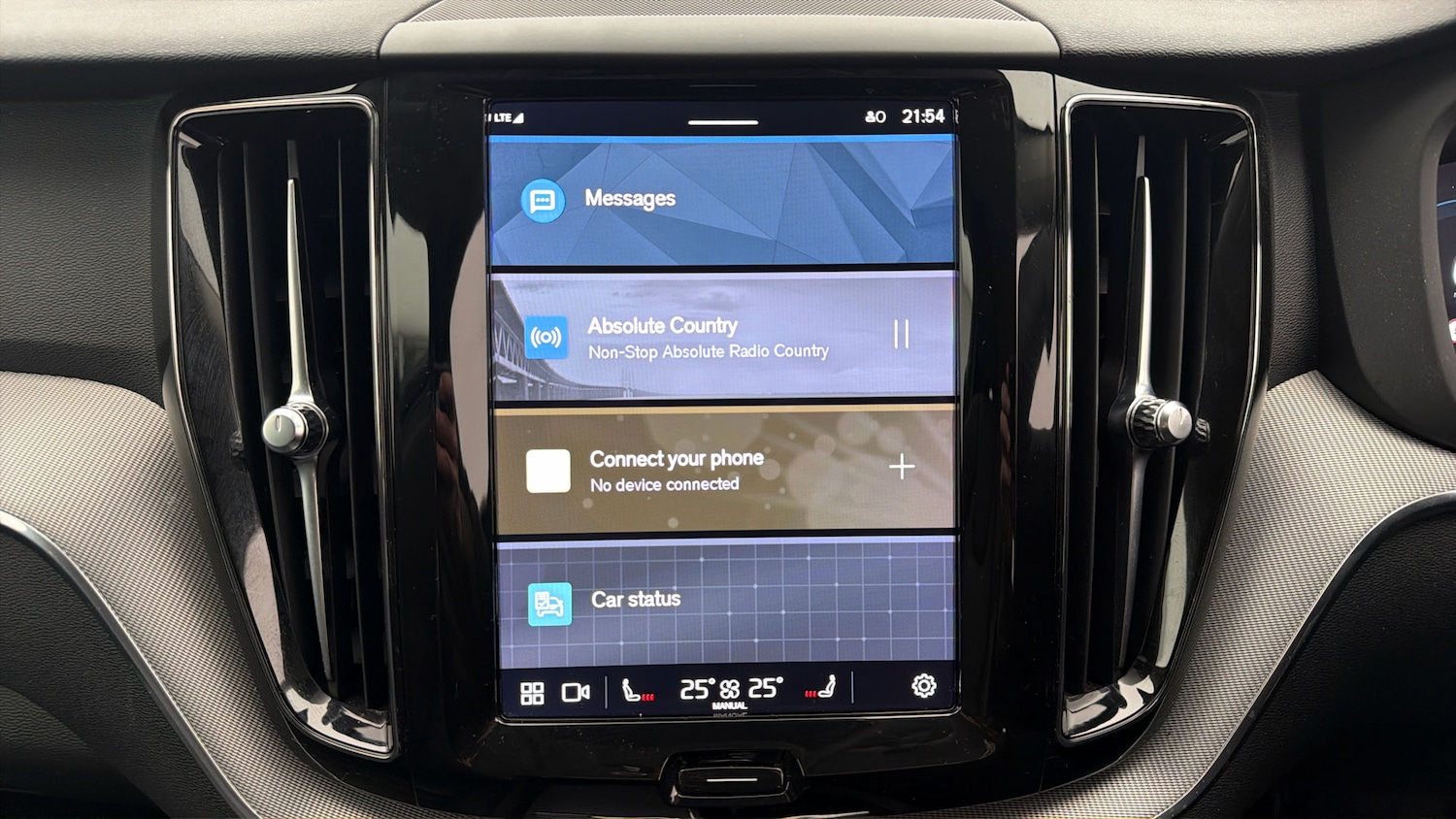 Used Volvo XC60 2023 for sale - 77998620: Photo 10