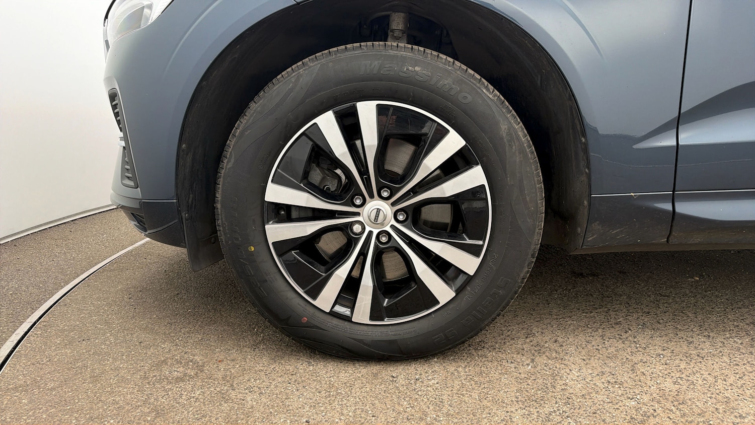 Used Volvo XC60 2023 for sale - 77998620: Photo 17