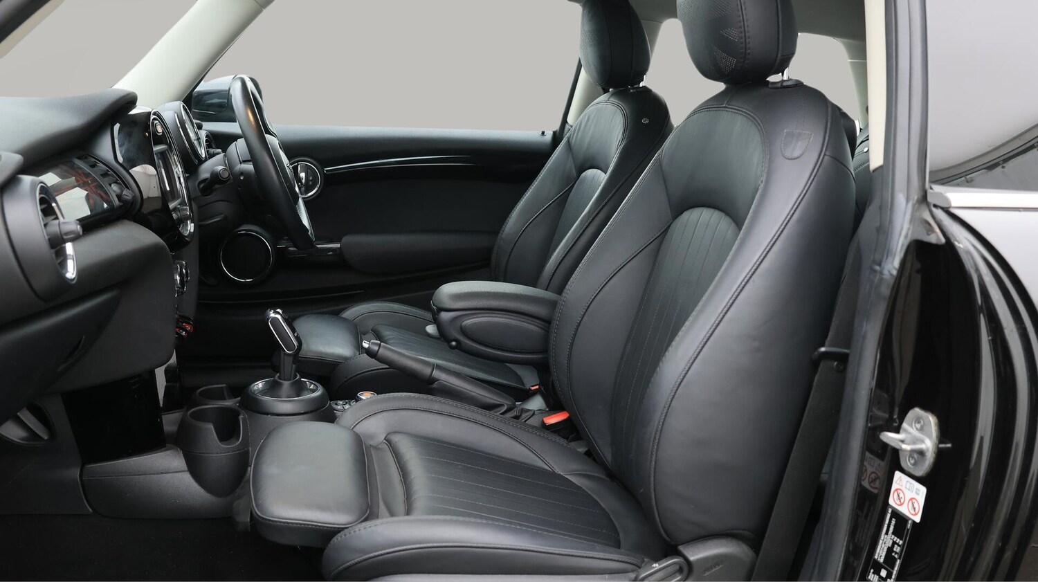 Used MINI Hatch 2020 for sale - 76200235: Photo 15