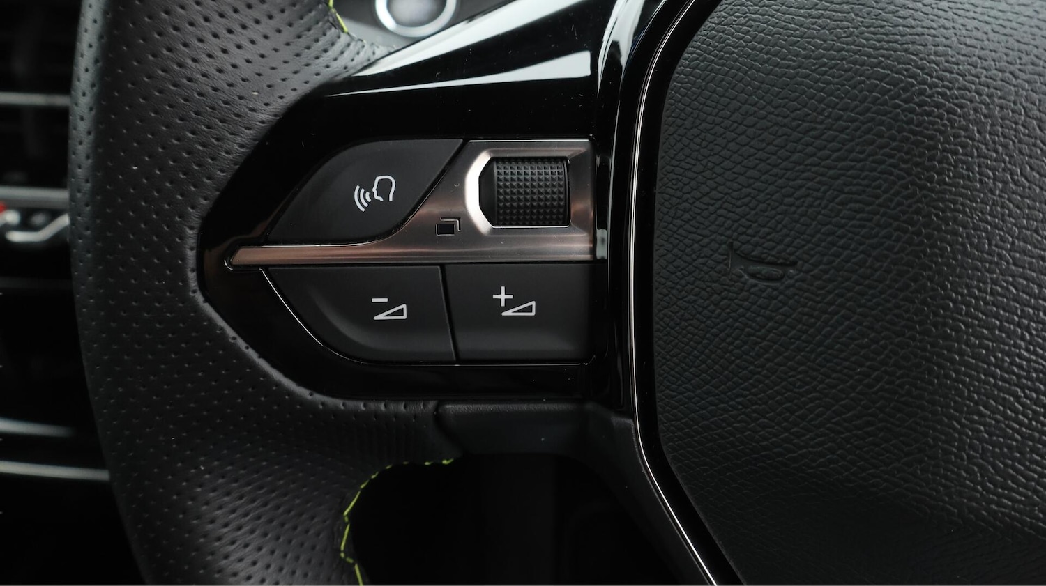 Used Peugeot 2008 2022 for sale - 76573337: Photo 24