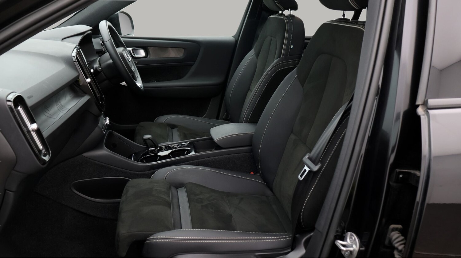 Used Volvo XC40 2022 for sale - 77607015: Photo 14