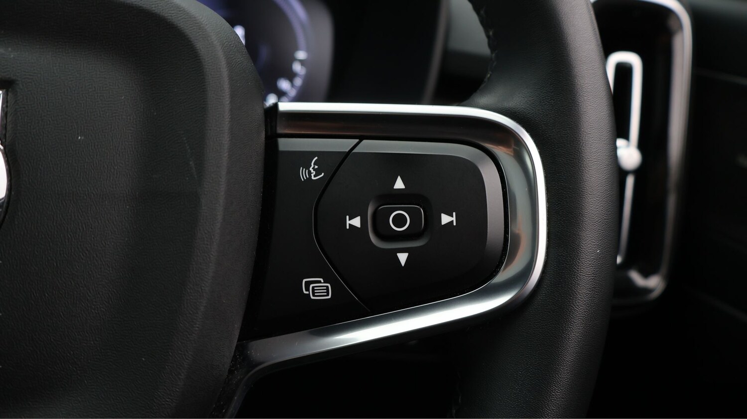 Used Volvo XC40 2022 for sale - 77607015: Photo 27