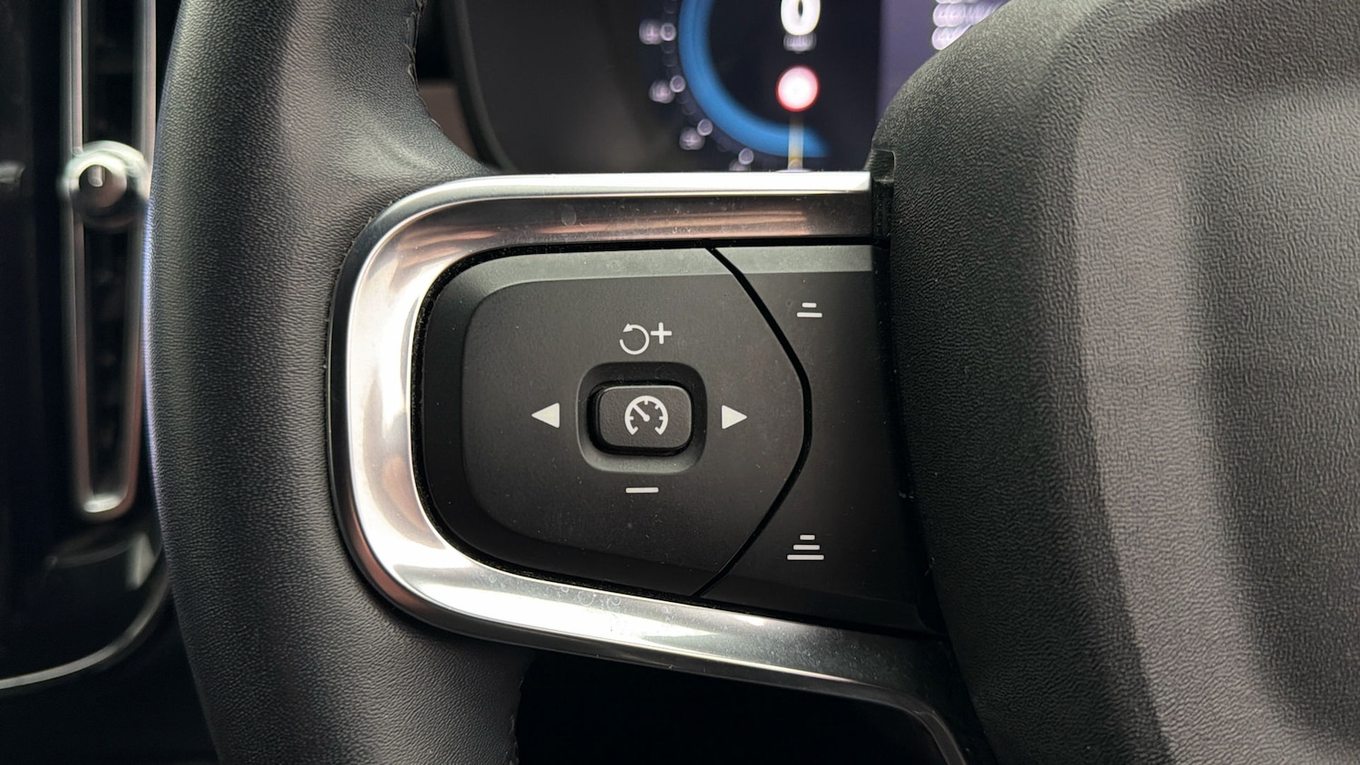 Used Volvo XC40 2022 for sale - 77918406: Photo 22