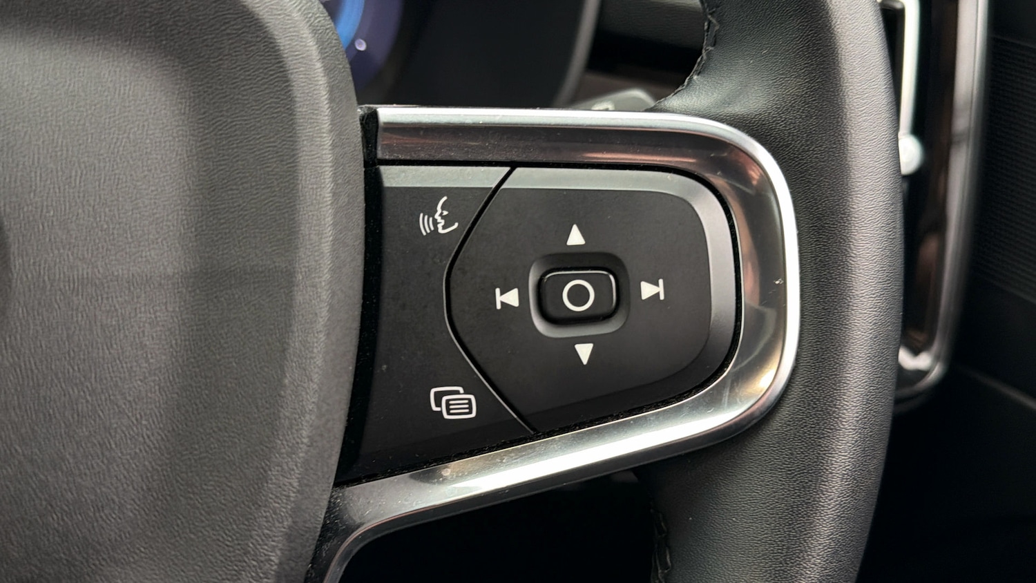 Used Volvo XC40 2022 for sale - 77918406: Photo 23