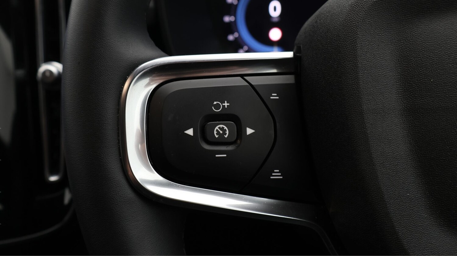 Used Volvo XC40 2022 for sale - 77199279: Photo 25