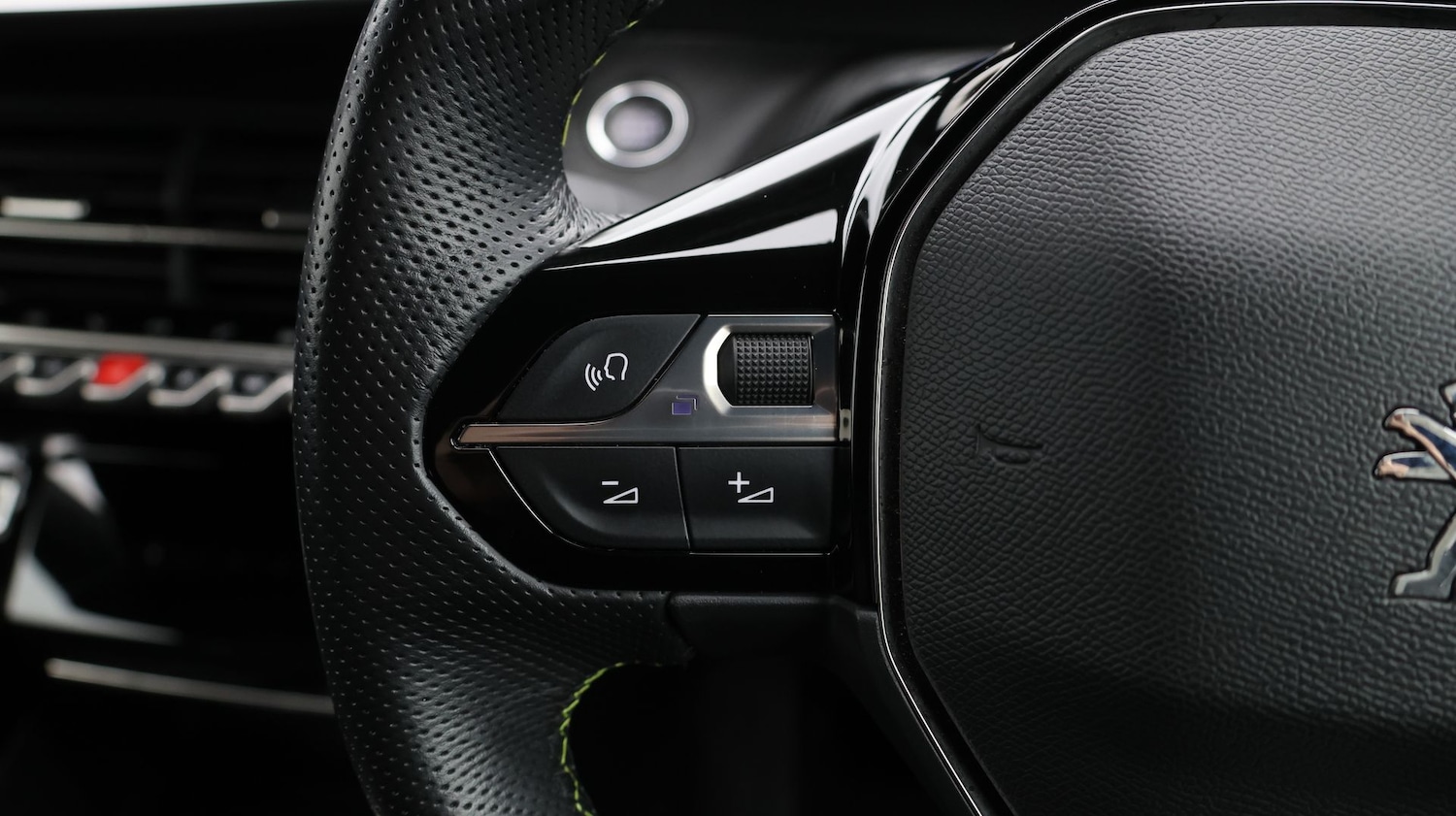 Used Peugeot 2008 2023 for sale - 77759587: Photo 28