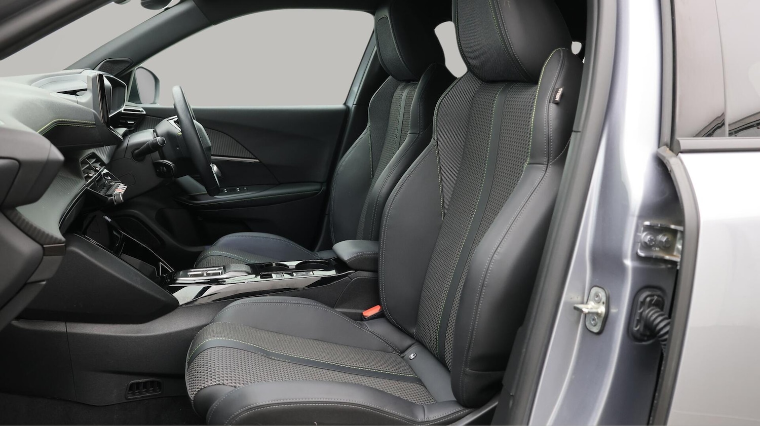 Used Peugeot 2008 2022 for sale - 76457616: Photo 15