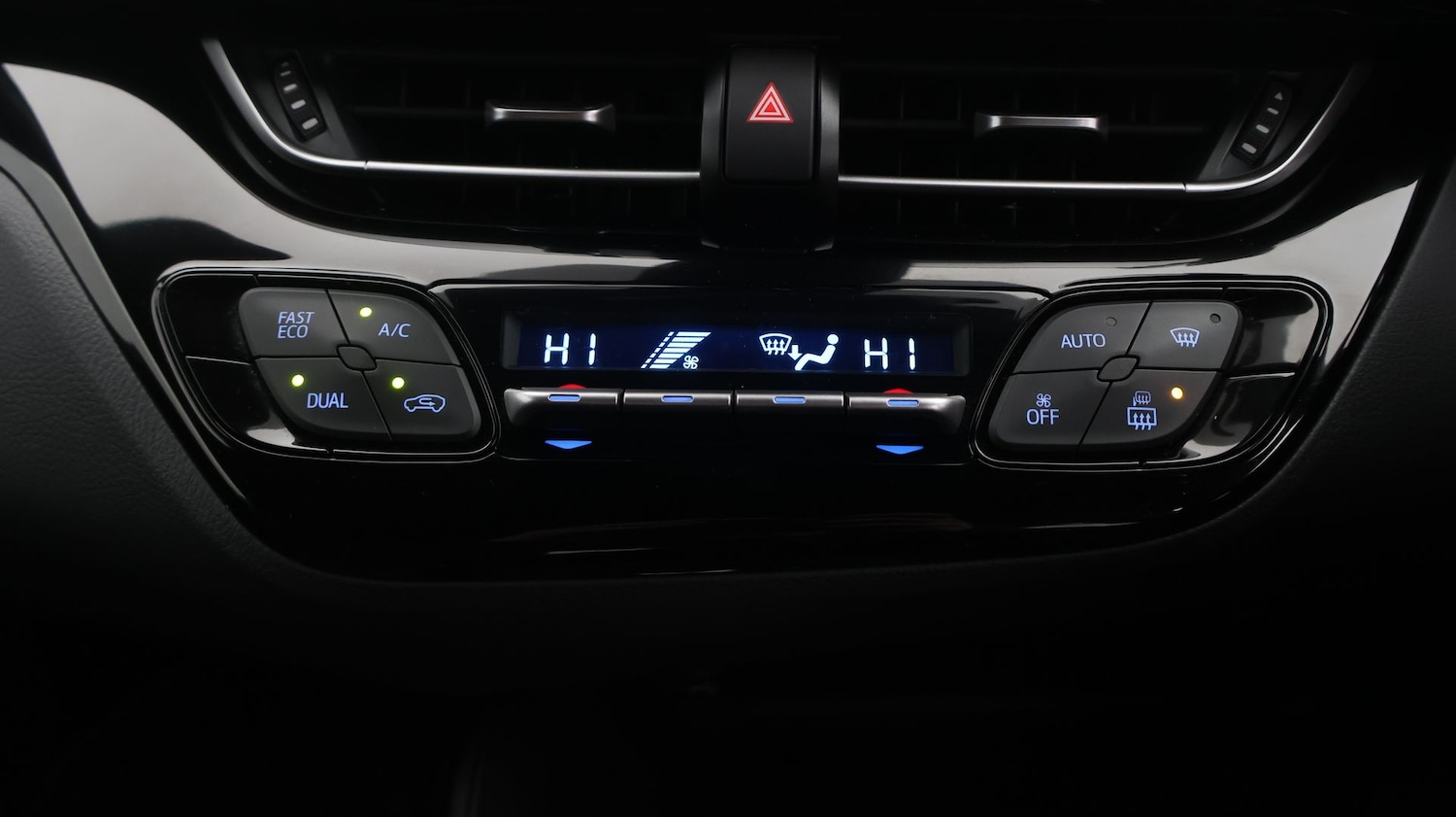 Used Toyota C-HR 2023 for sale - 77530104: Photo 12