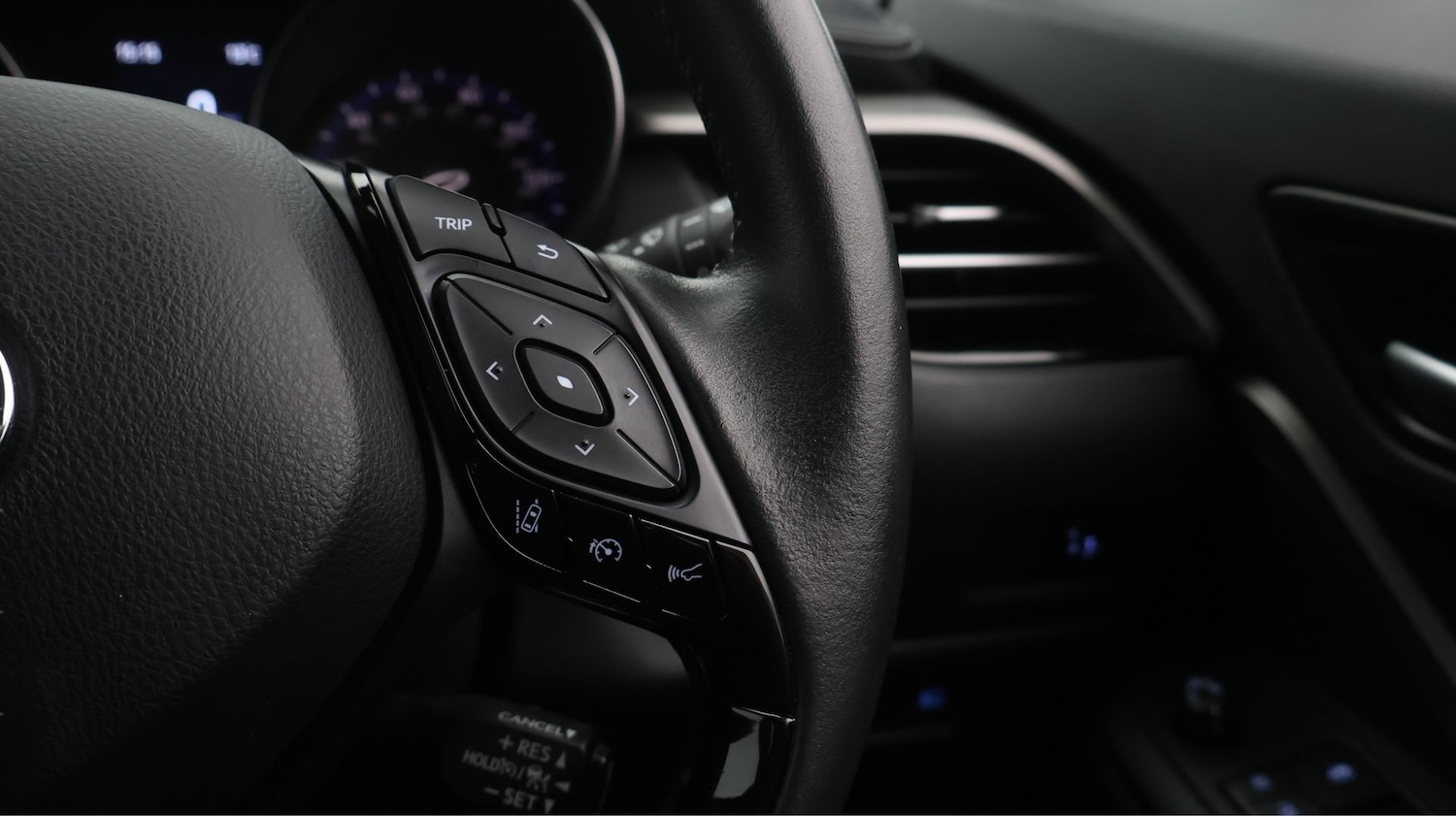 Used Toyota C-HR 2023 for sale - 77530104: Photo 24