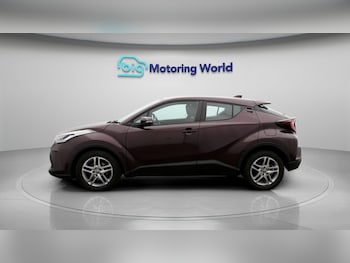 Used Toyota C-HR 2023 for sale - 77530104: Photo