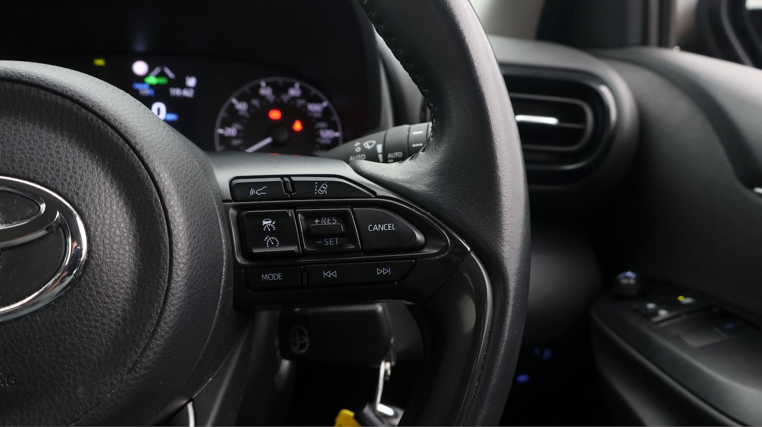 Used Toyota Yaris 2022 for sale - 77418471: Photo 25