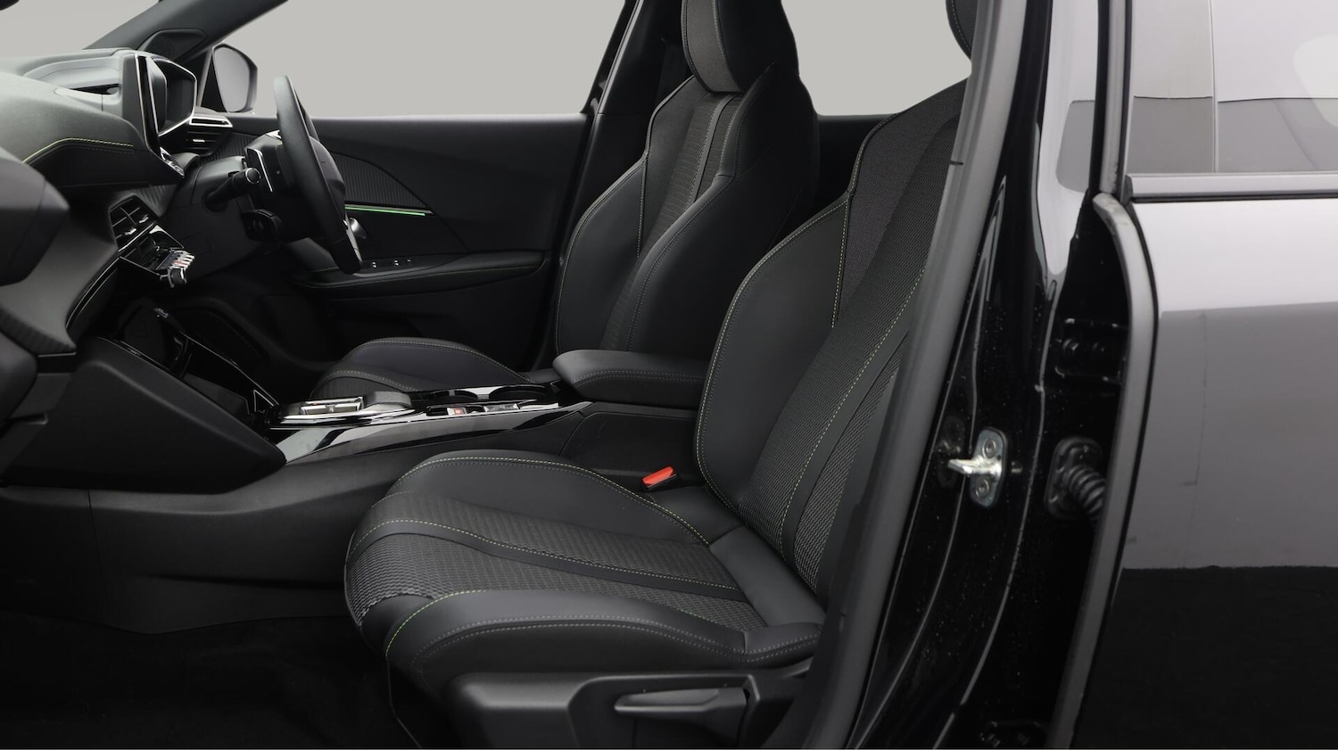 Used Peugeot 2008 2024 for sale - 76259983: Photo 15