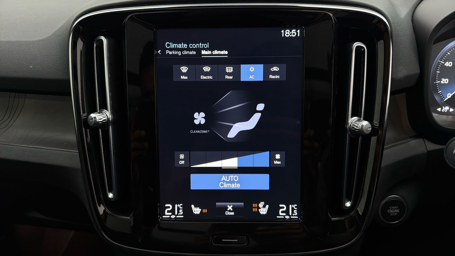 Used Volvo XC40 2023 for sale - 78150482: Photo 11