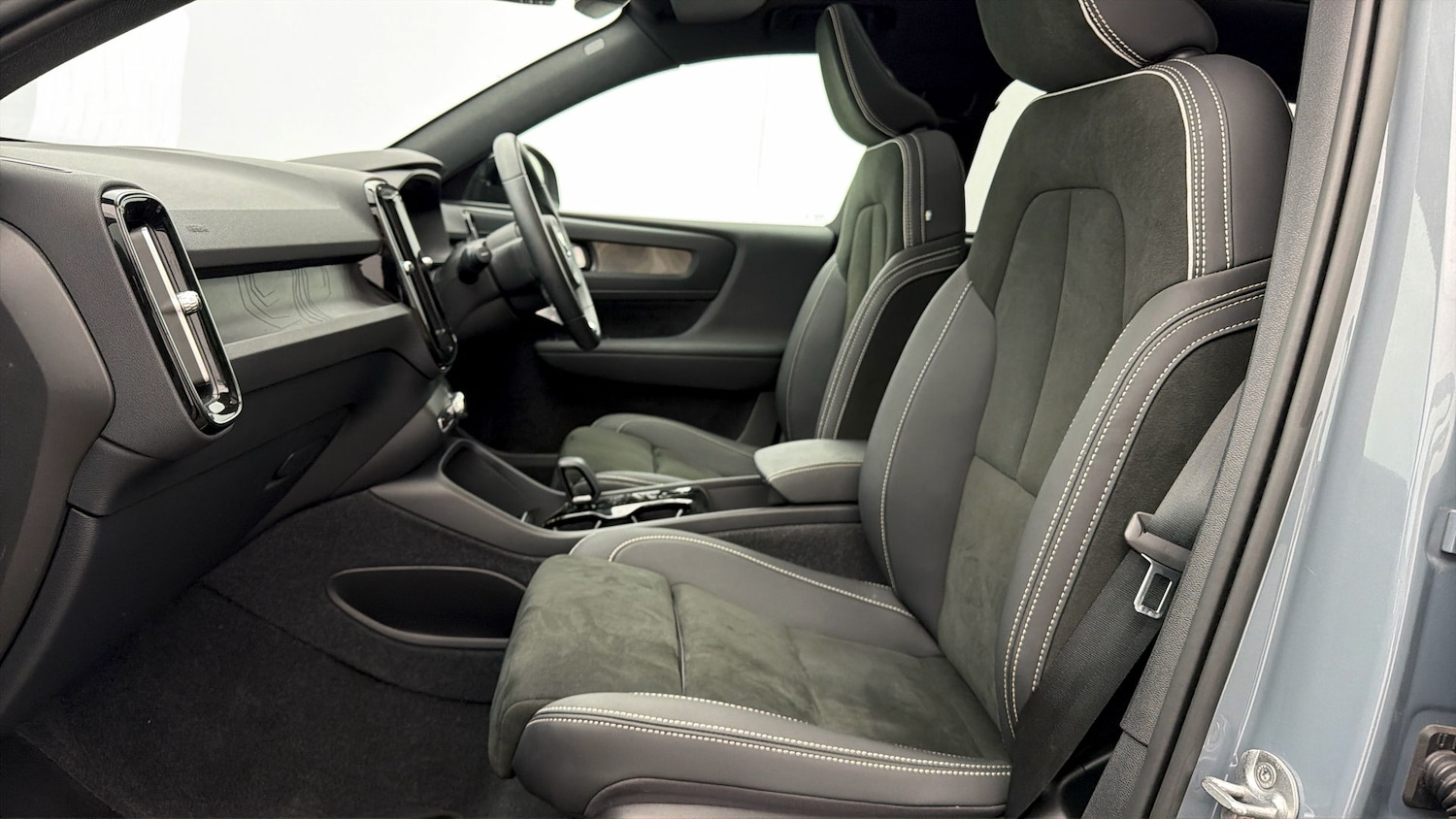 Used Volvo XC40 2023 for sale - 78150482: Photo 13