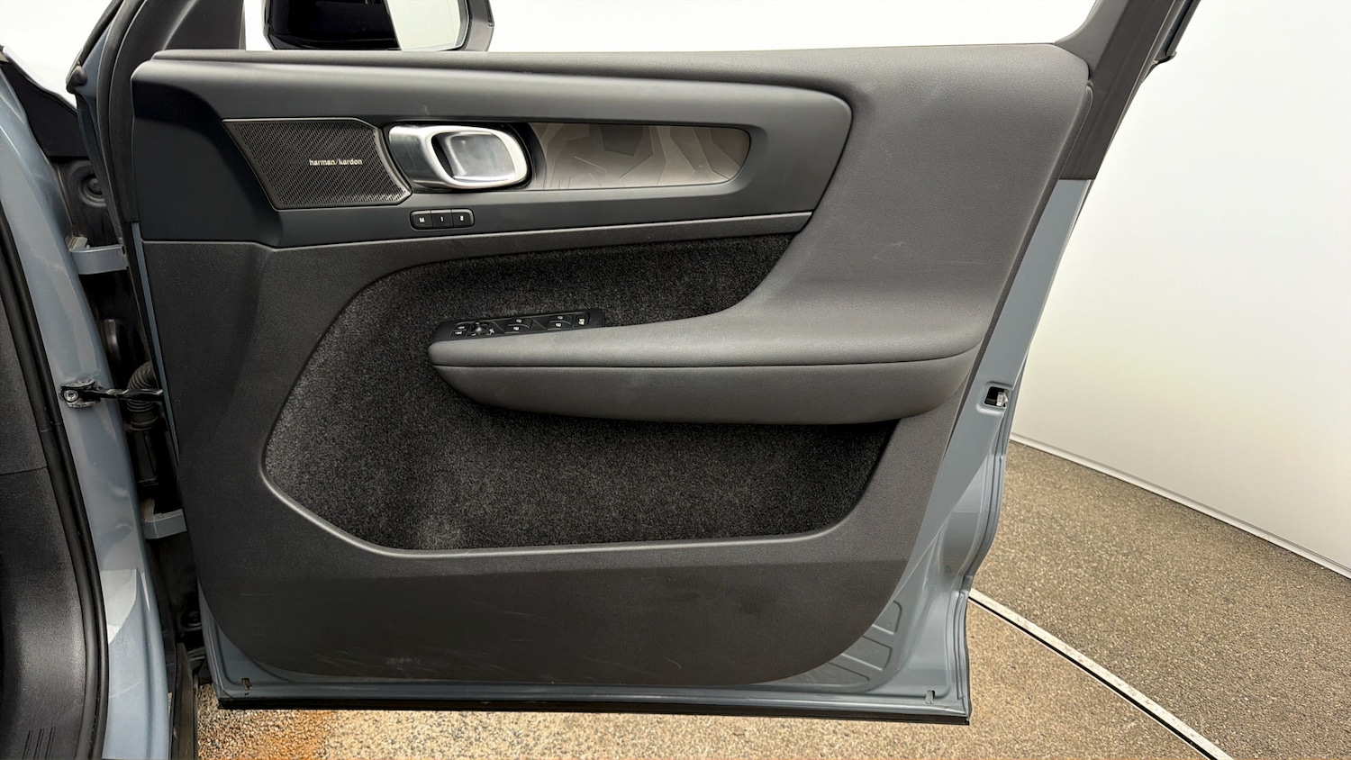 Used Volvo XC40 2023 for sale - 78150482: Photo 14