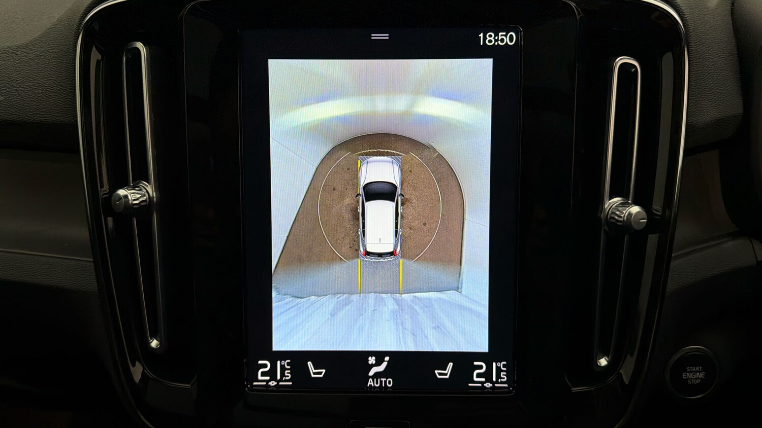 Used Volvo XC40 2023 for sale - 78150482: Photo 27