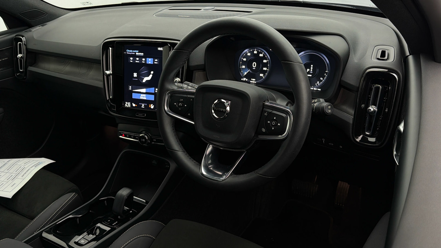 Used Volvo XC40 2023 for sale - 78150482: Photo 9