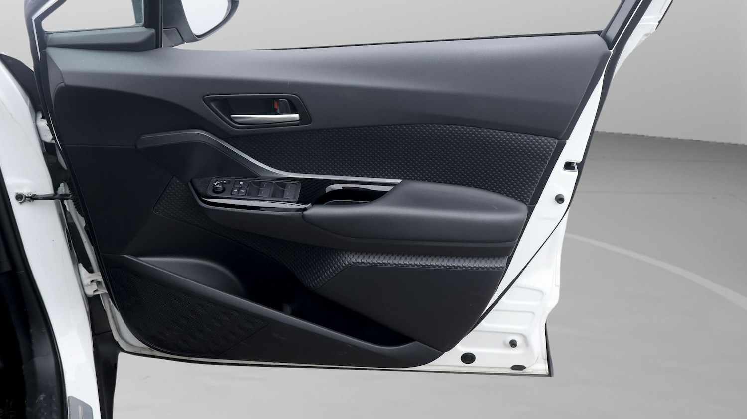 Used Toyota C-HR 2023 for sale - 77438008: Photo 15