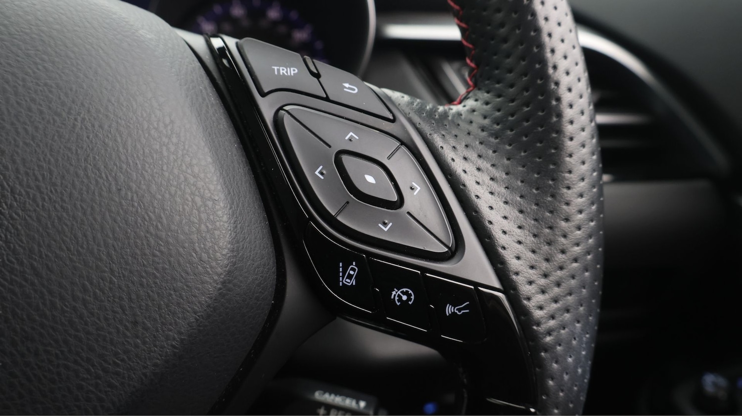 Used Toyota C-HR 2023 for sale - 77438008: Photo 25