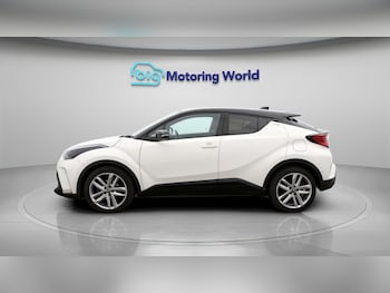 Used Toyota C-HR 2023 for sale - 77438008: Photo