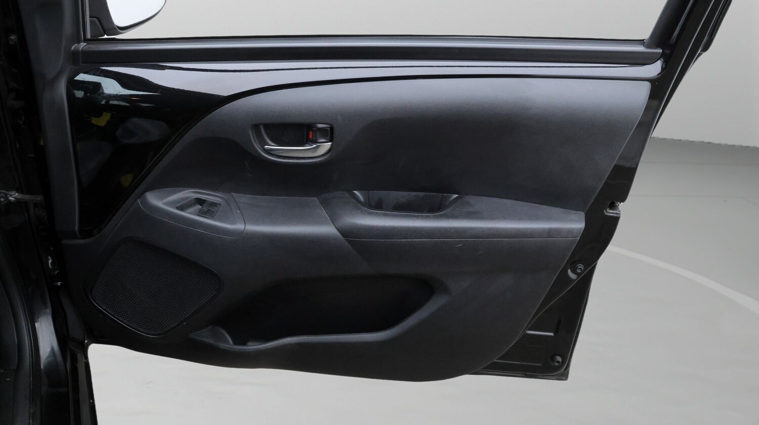 Used Toyota AYGO 2019 for sale - 77650372: Photo 15