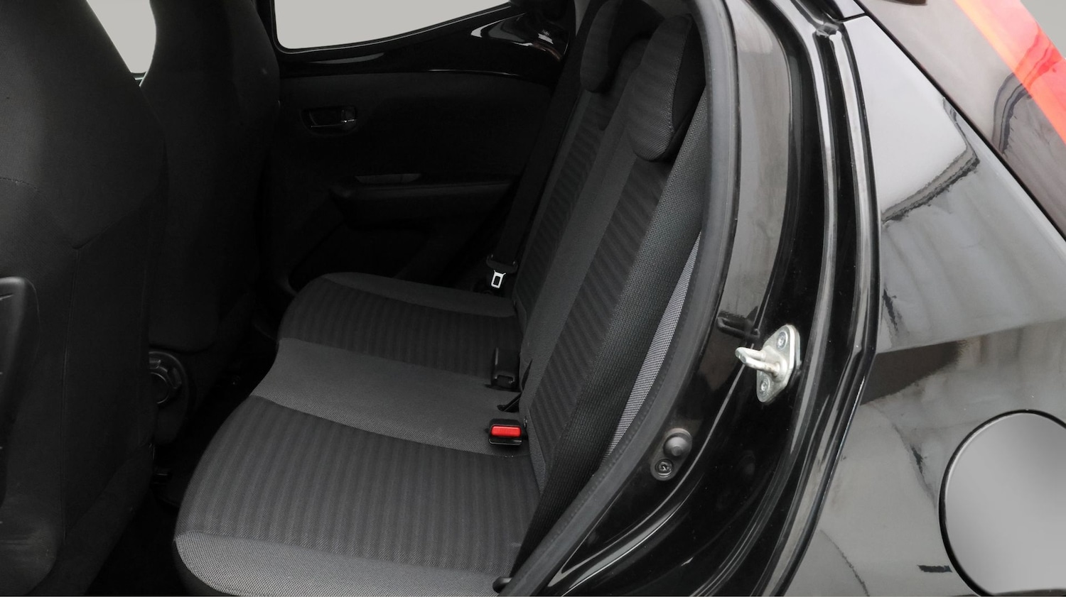 Used Toyota AYGO 2019 for sale - 77650372: Photo 16