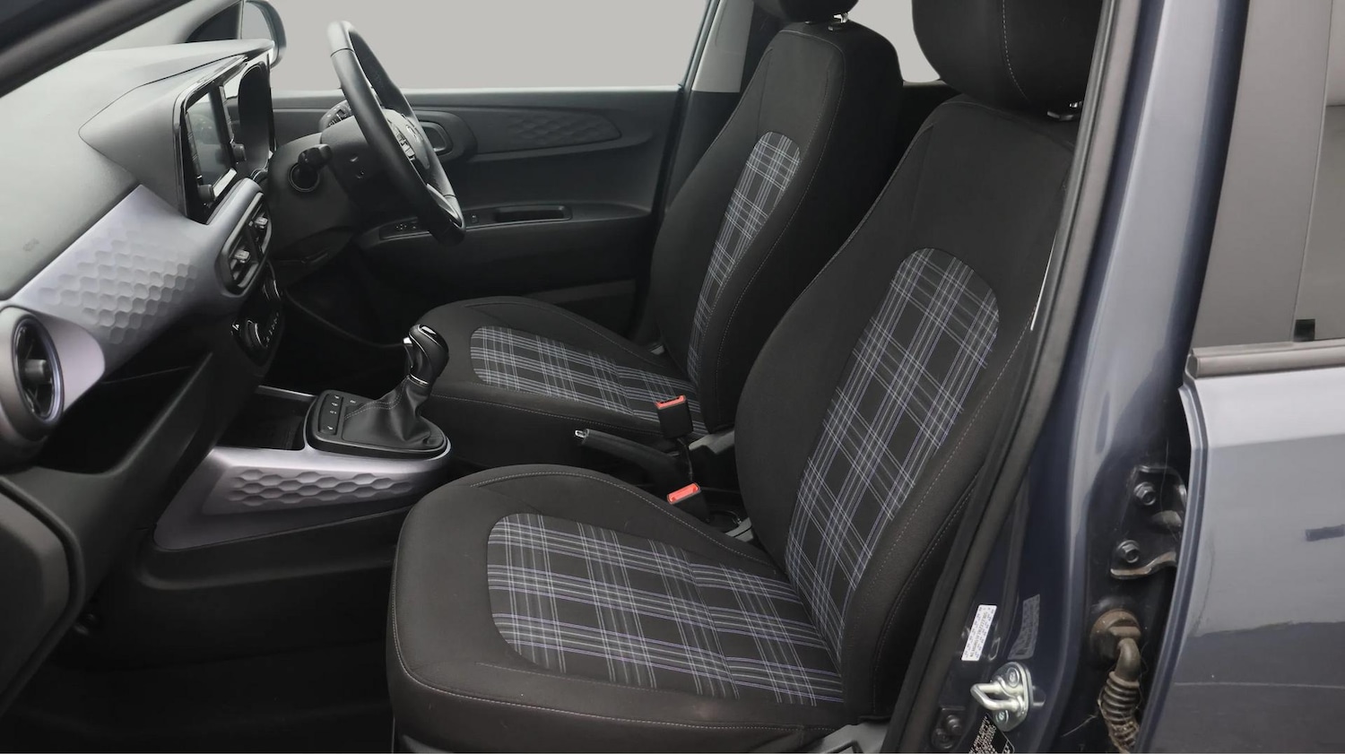 Used Hyundai i10 2023 for sale - 76399283: Photo 15