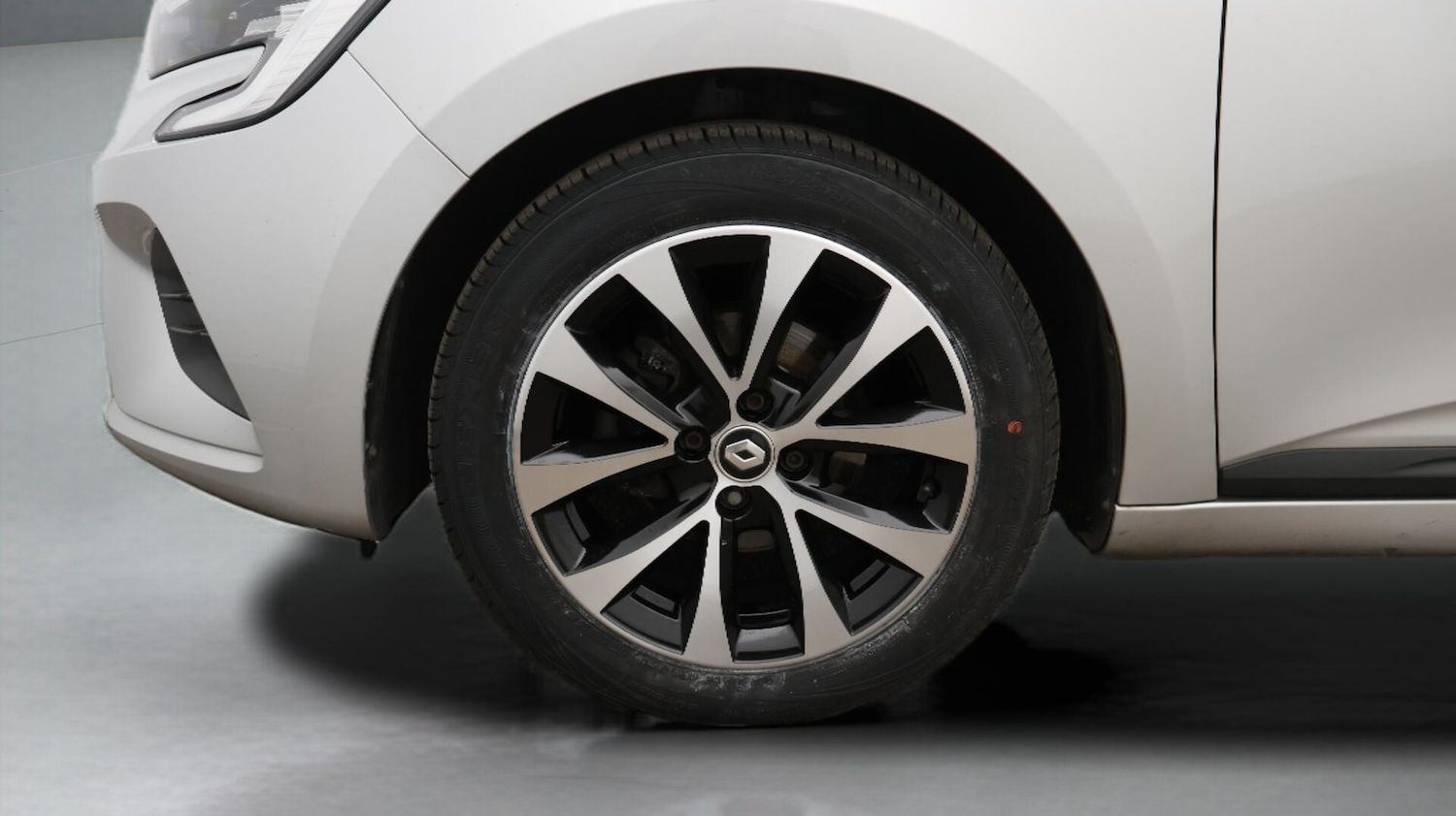 Used Renault Clio for sale - 76633634: Photo 19