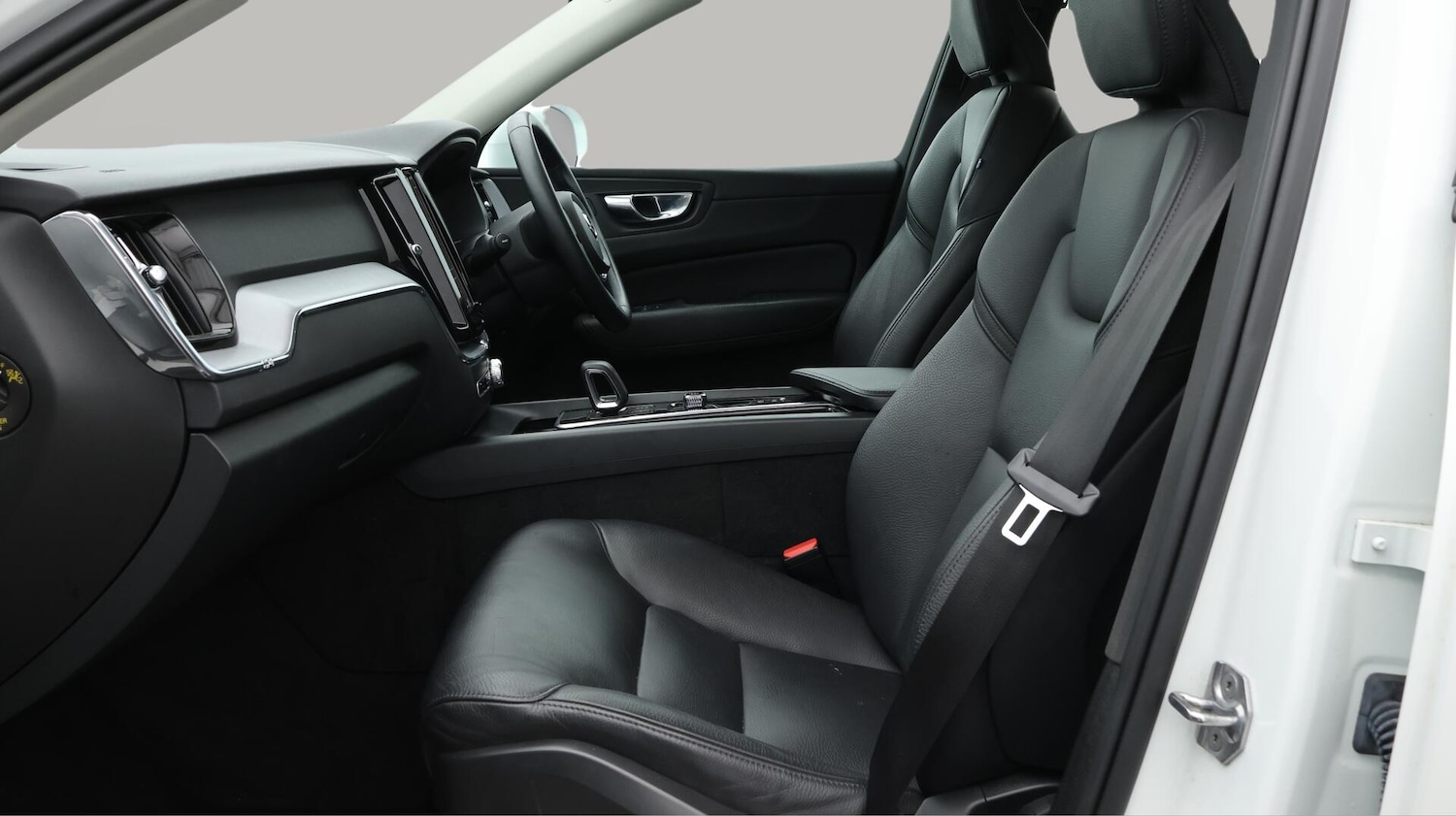 Used Volvo XC60 2021 for sale - 76457376: Photo 15