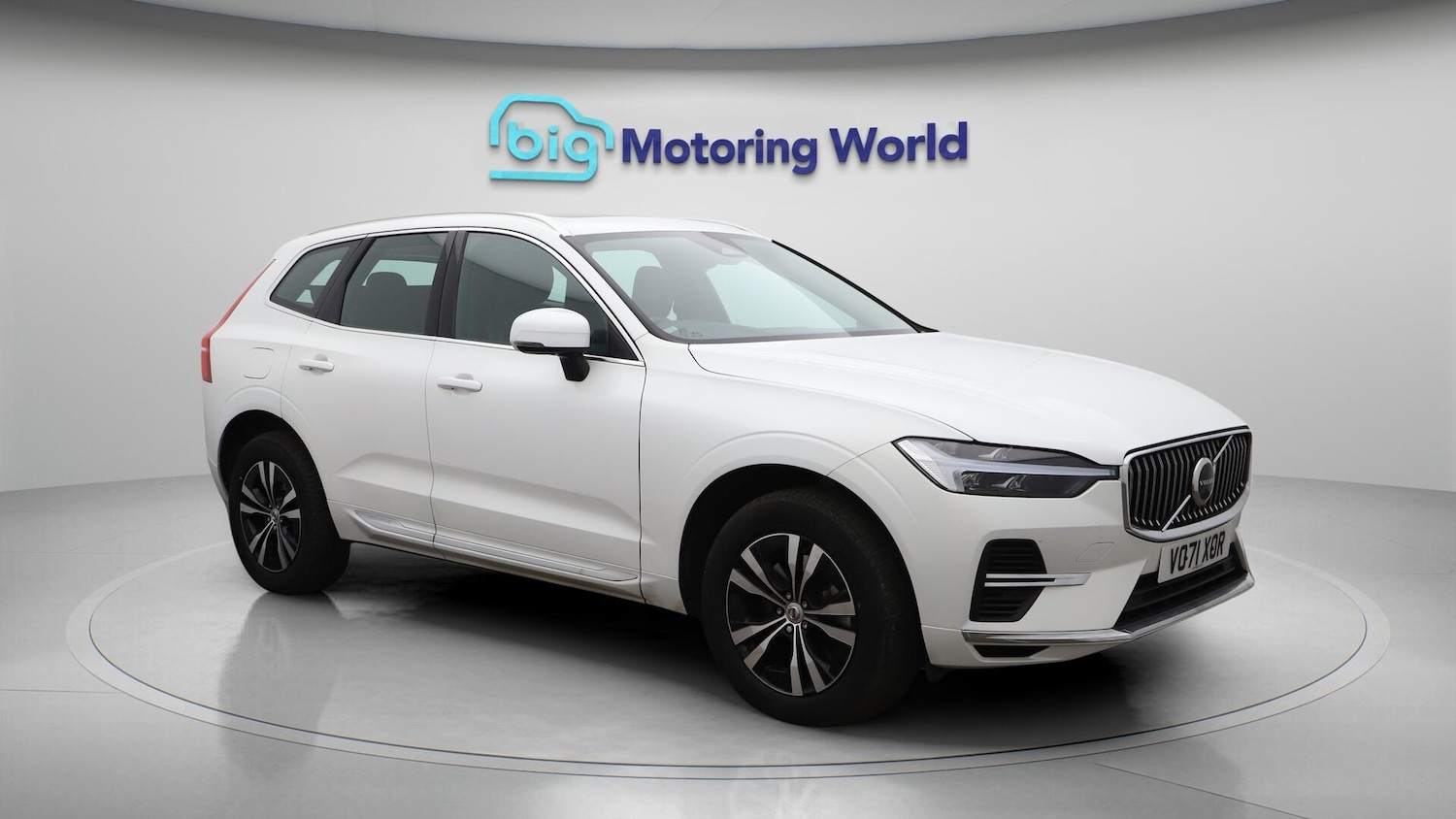 Used Volvo XC60 2021 for sale - 76457376: Photo 2