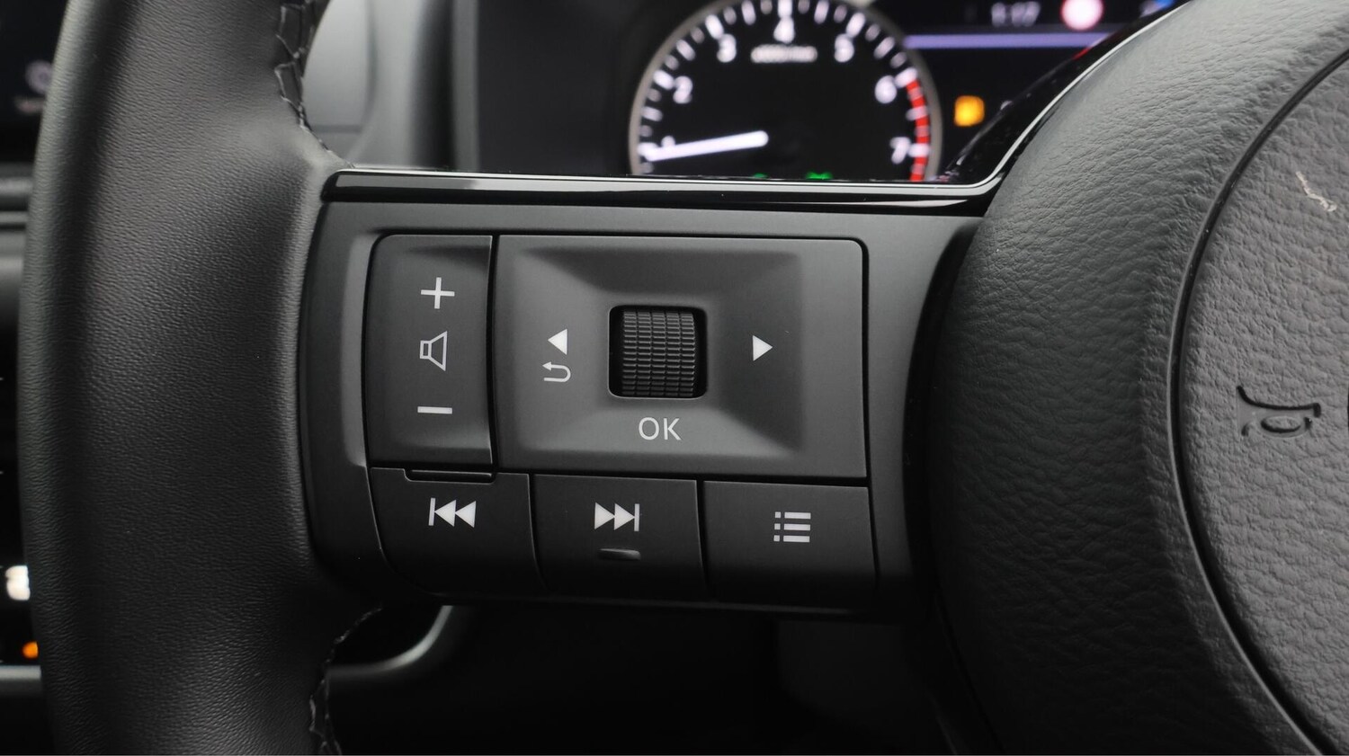 Used Nissan Qashqai for sale - 76728465: Photo 24