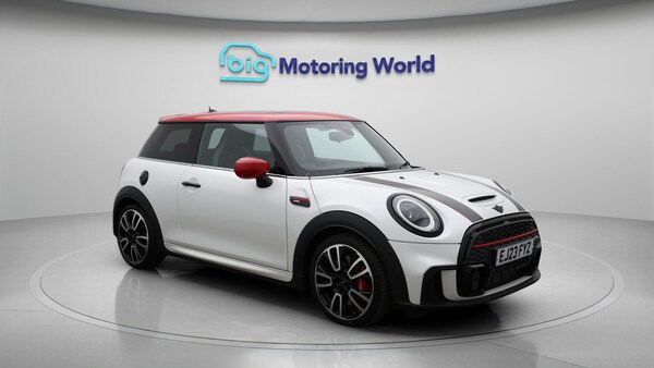 Used MINI Hatch 2023 for sale - 76137236: Photo 2