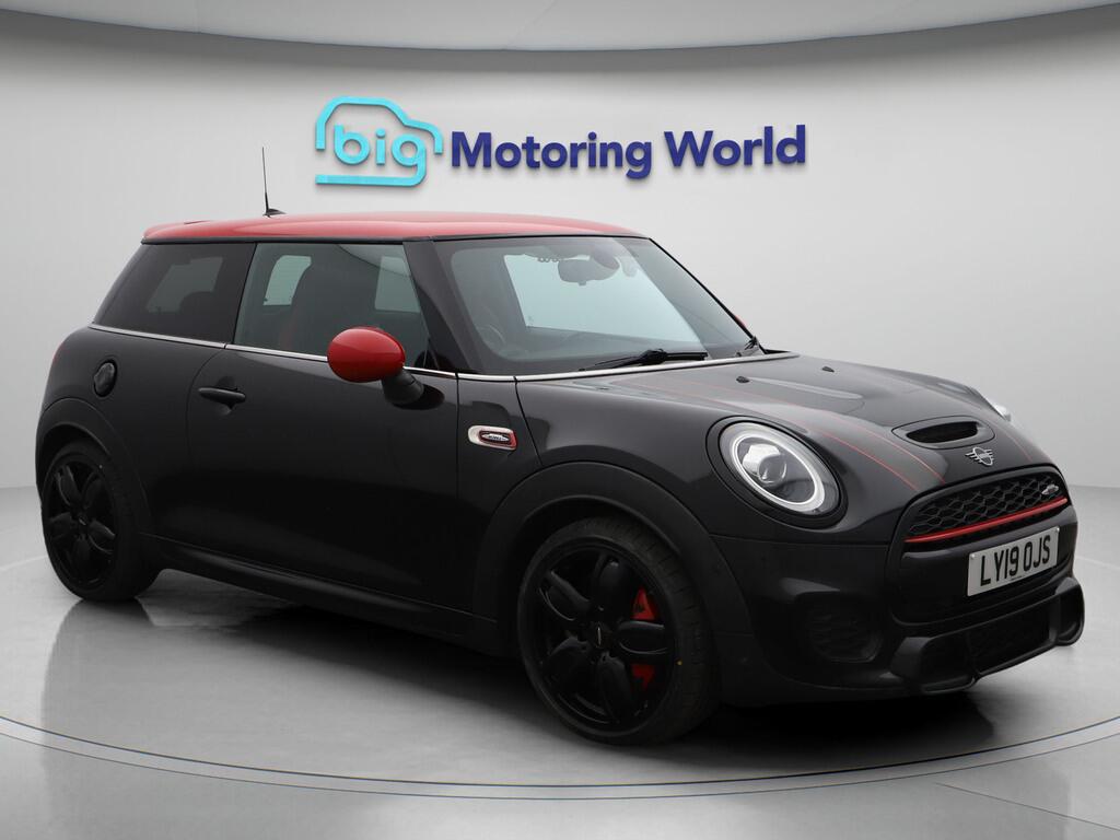 Used MINI Hatch 2019 for sale - 76688849: Photo 1
