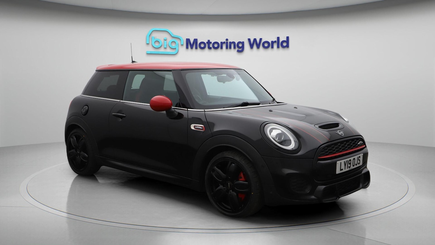 Used MINI Hatch 2019 for sale - 76688849: Photo 2