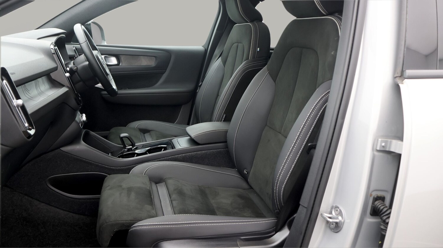 Used Volvo C40 2023 for sale - 77931417: Photo 14