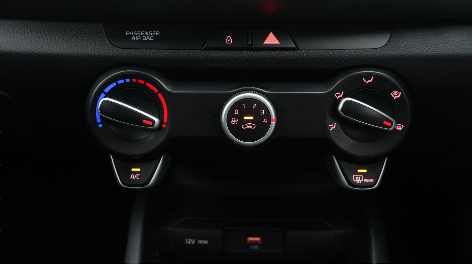 Used Kia Stonic 2022 for sale - 77617604: Photo 12