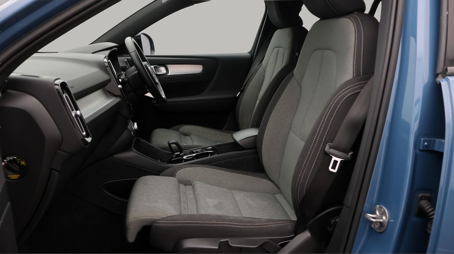 Used Volvo XC40 2023 for sale - 77650141: Photo 14