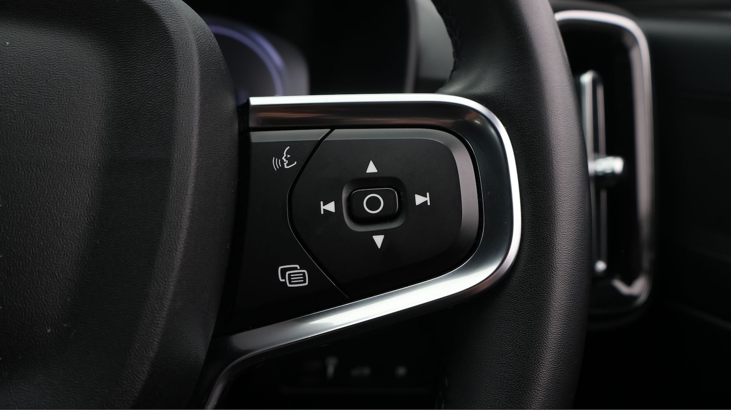 Used Volvo XC40 2023 for sale - 77650141: Photo 26