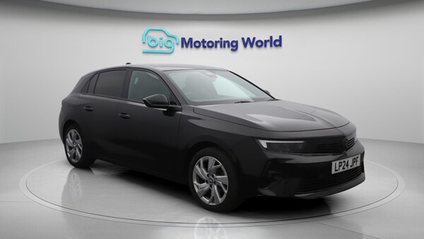 Used Vauxhall Astra 2024 for sale - 76121849: Photo 2