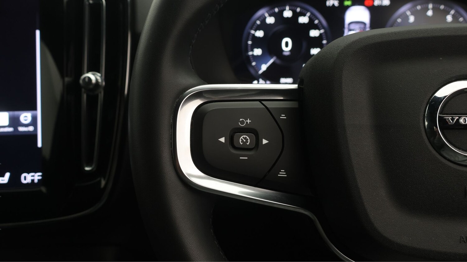 Used Volvo XC40 2021 for sale - 77418478: Photo 23