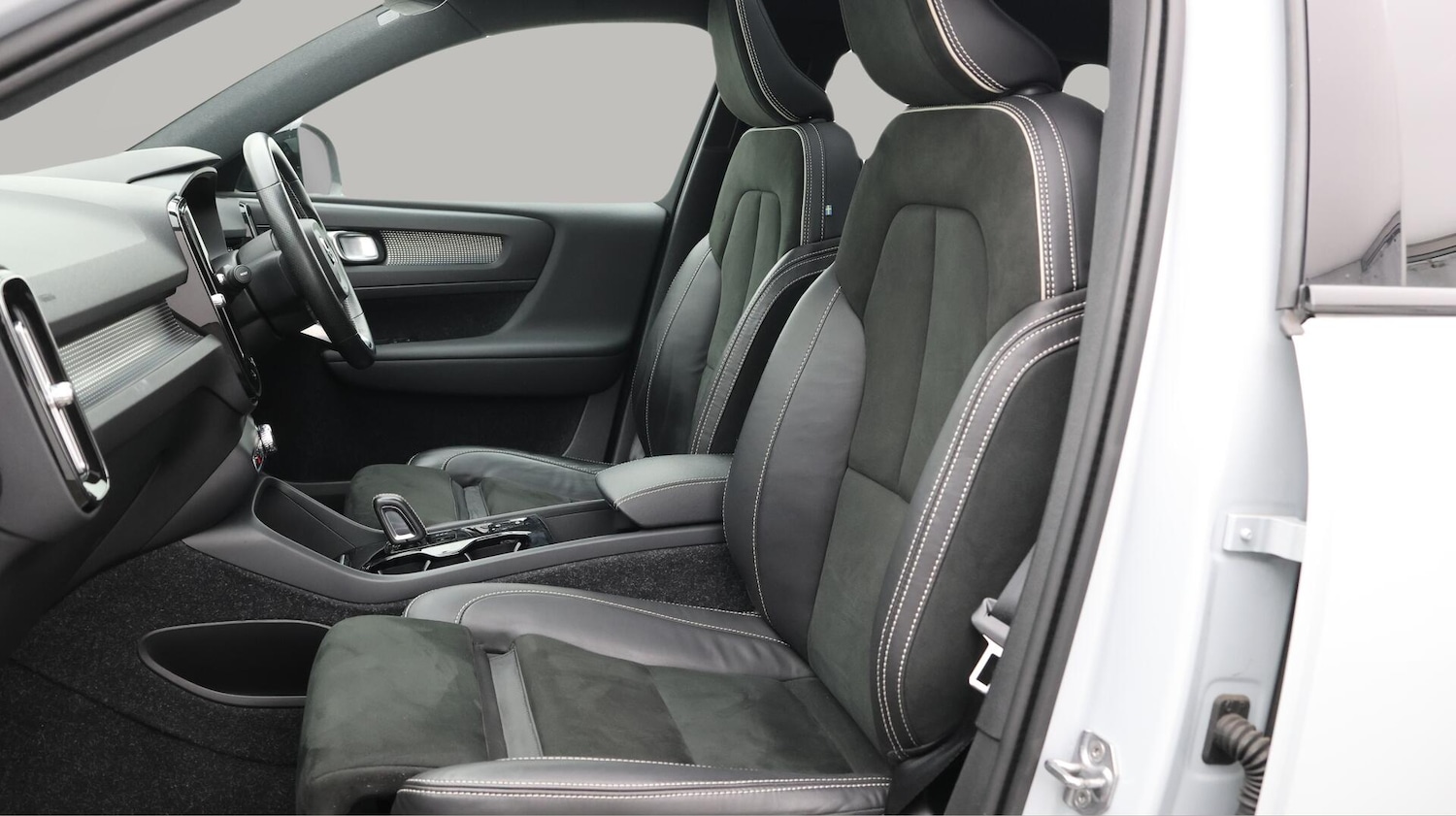 Used Volvo XC40 2021 for sale - 76522394: Photo 15