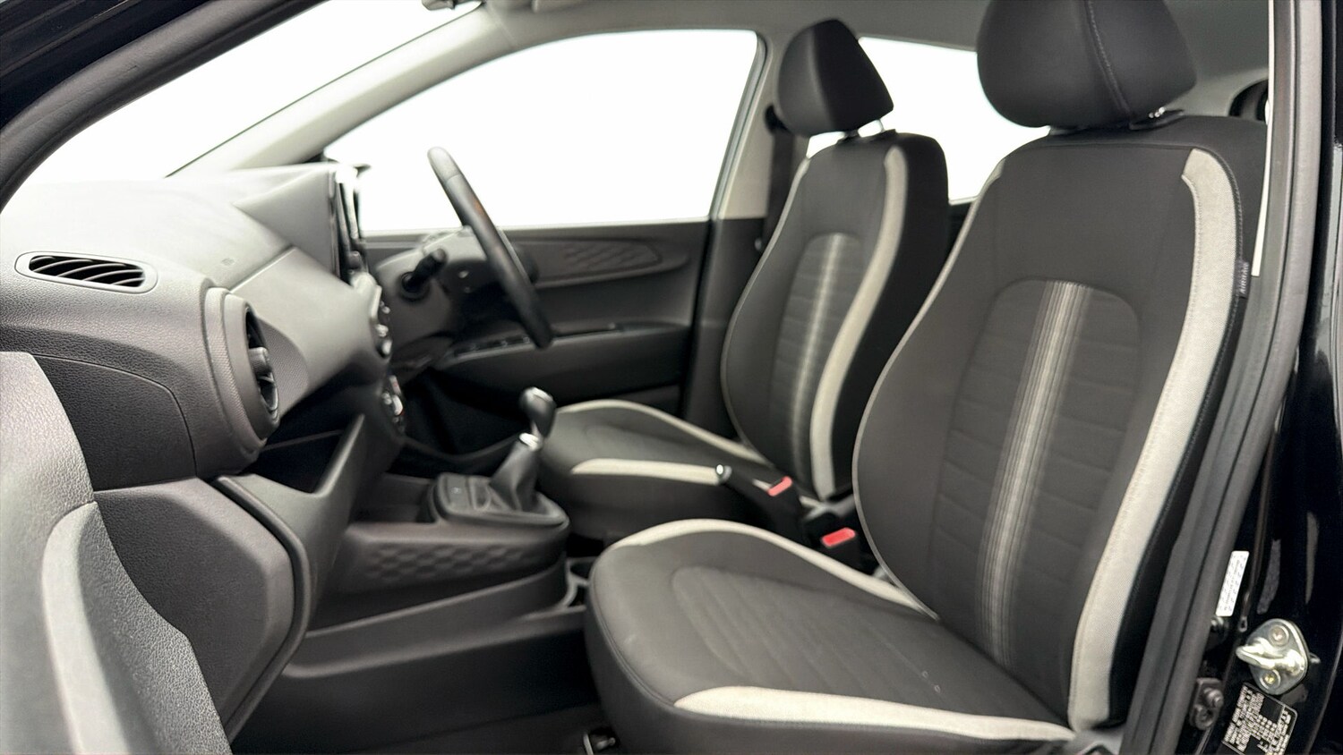 Used Hyundai i10 2023 for sale - 78027311: Photo 13