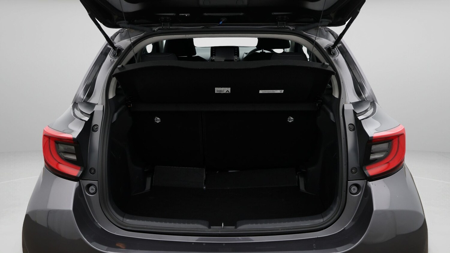 Used Toyota Yaris 2022 for sale - 77258448: Photo 17