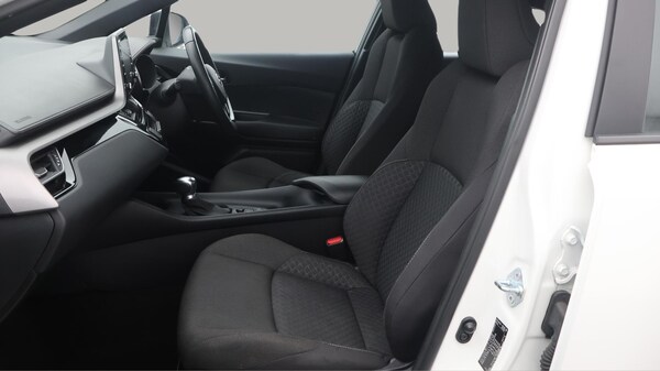 Used Toyota C-HR 2022 for sale - 76306358: Photo 15