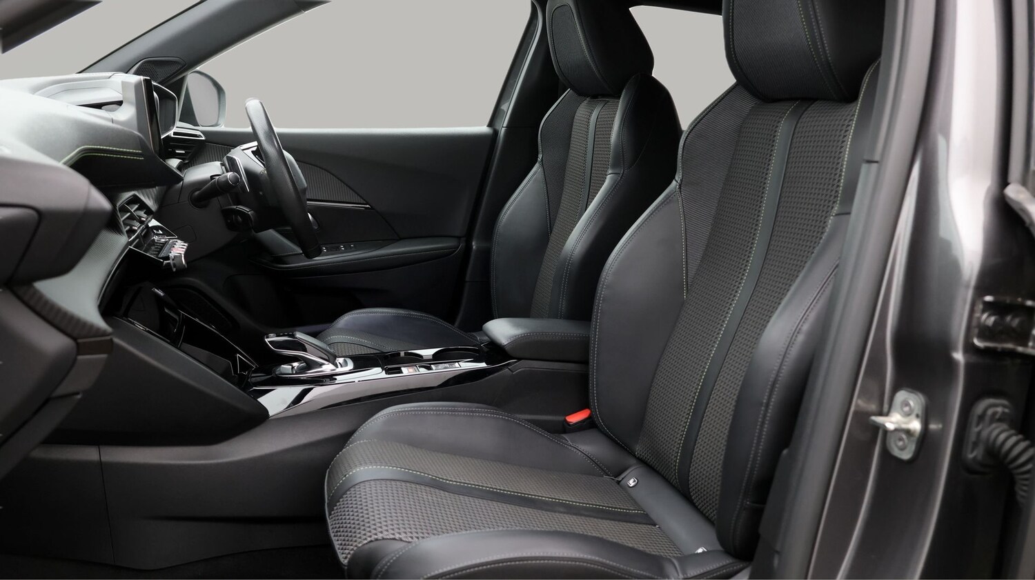 Used Peugeot 2008 for sale - 77872352: Photo 14