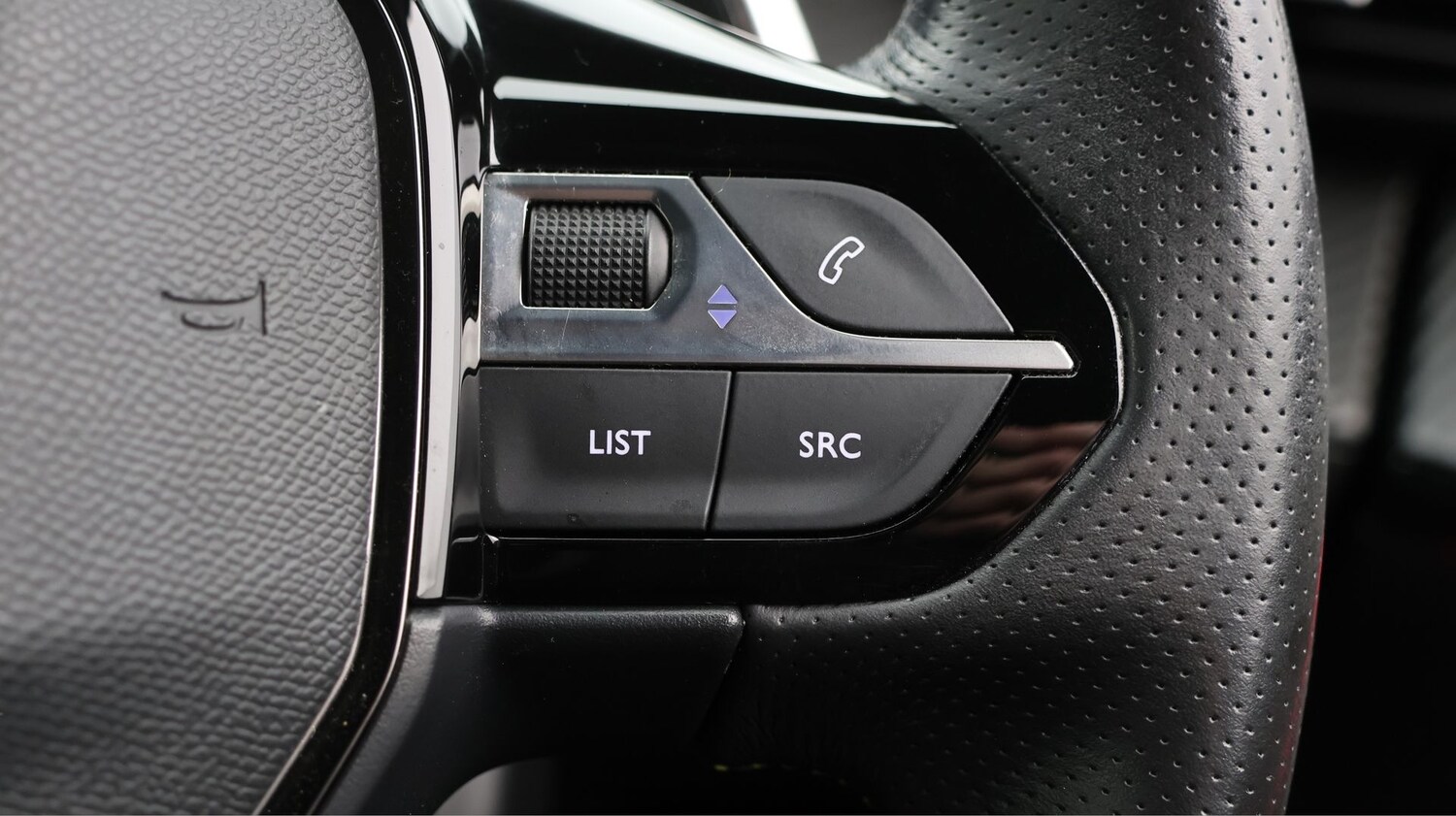 Used Peugeot 2008 for sale - 77872352: Photo 24