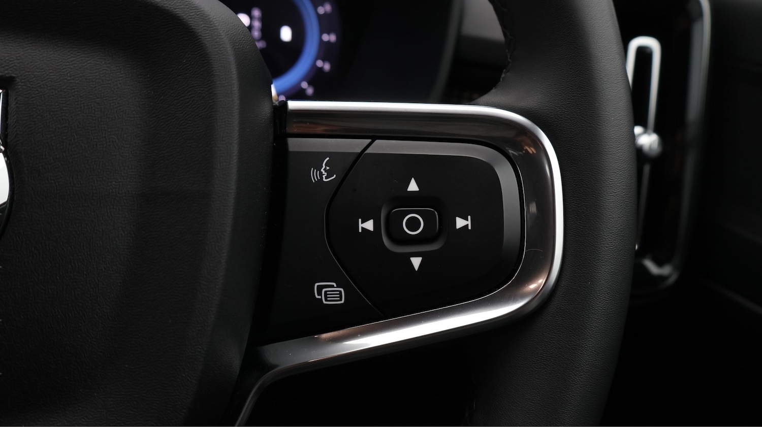 Used Volvo XC40 2024 for sale - 77536314: Photo 24